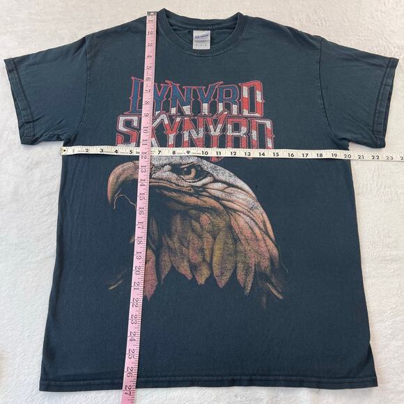 Lynyrd Skynyrd Y2K Eagle T-shirt Men's size Medium Black Faded Gildan Tag - Picture 3 of 7